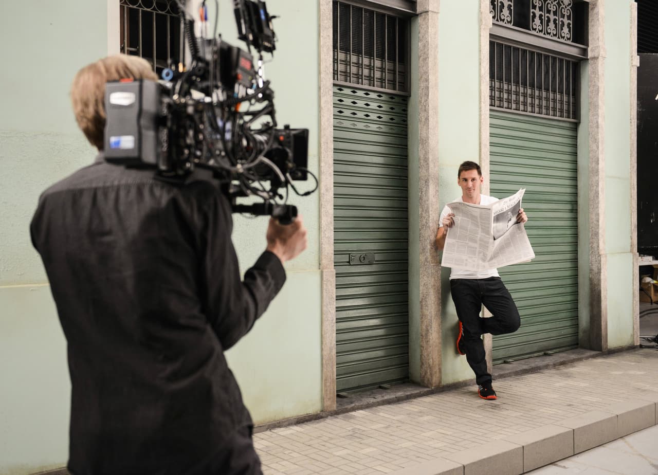 El argentino Lionel Messi ha sido modelo en múltiples comerciales y marcas, a pesar de que no es precisamente referente en ese tema.