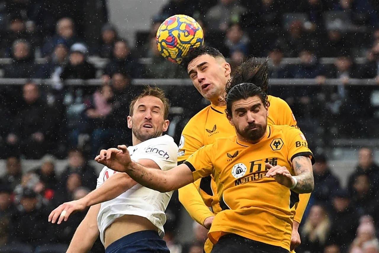 Wolverhampton se luce y golea 2-0 al Tottenham como visitante durante la J25 en la Premier League. El mexicano Raúl Jiménez anotó gol al 6', seguido de Leander Dendoncker al 18'.