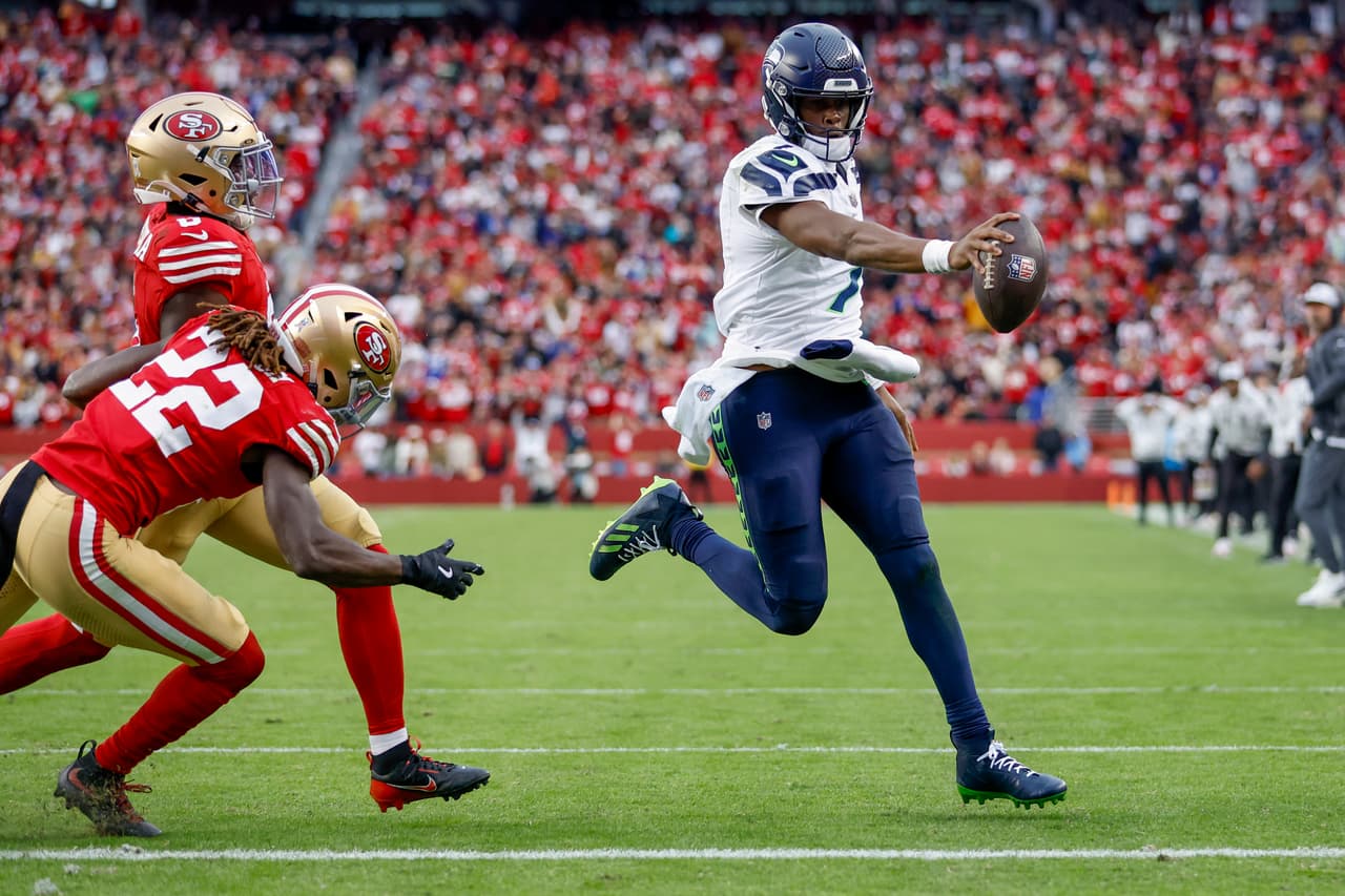 Geno Smith le da el triunfo a Seahawks en casa de los San Francisco 49ers