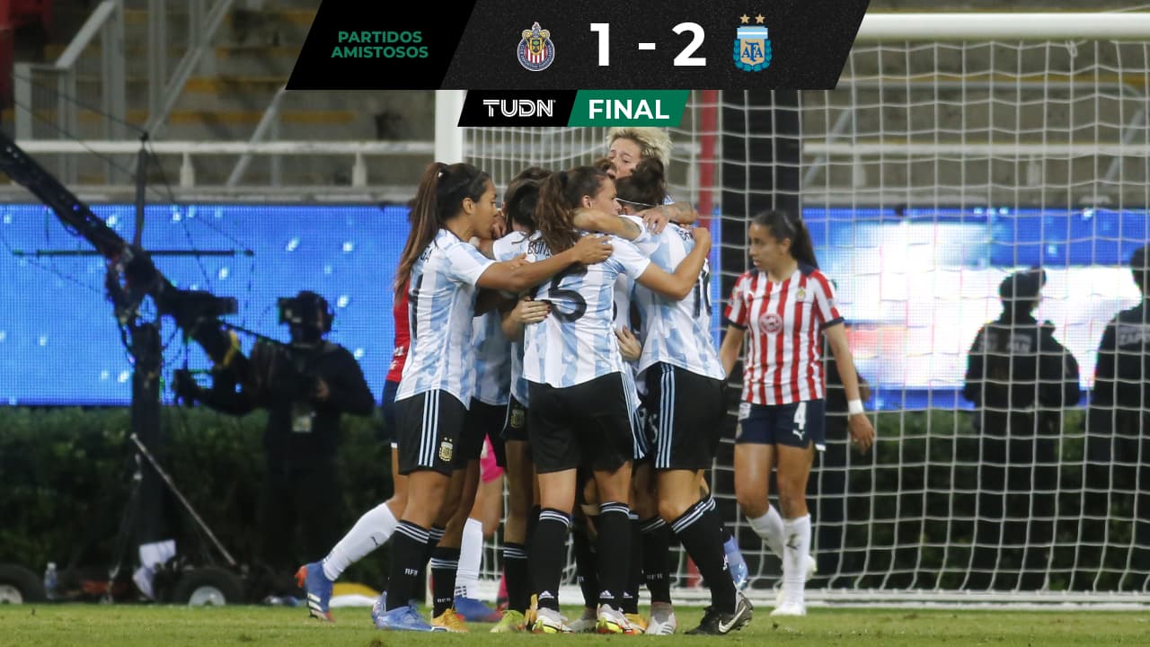 Argentina remonta en el Akron y vence a Chivas en amistoso