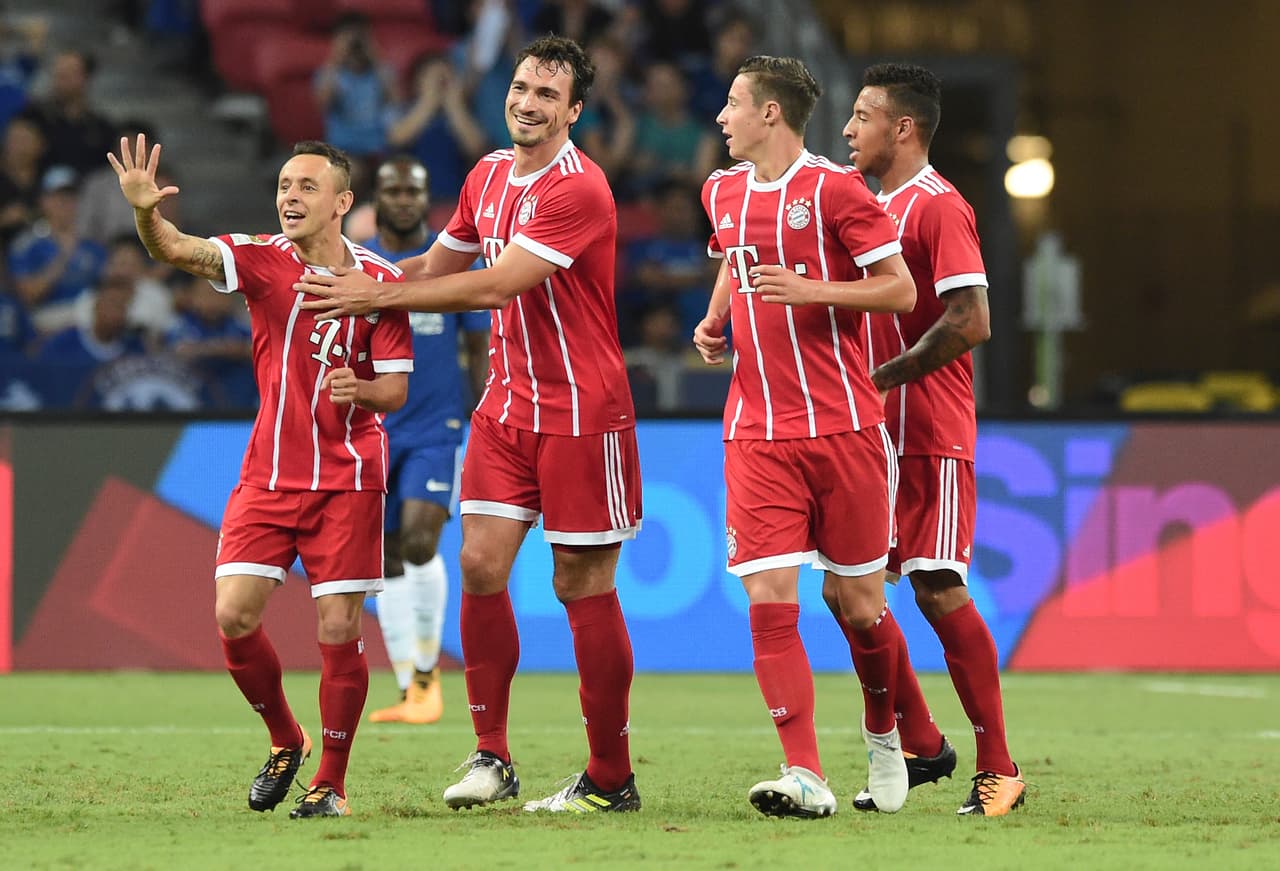 El equipo alemán en el minuto seis se fue en ventaja con un remate del brasileño Rafinha desde 25 metros de distancia tras un cambio de frente del francés Franck Ribery.