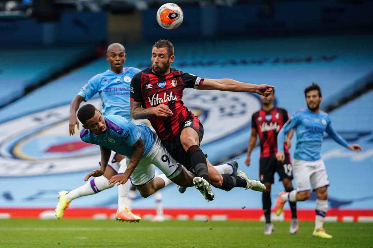 Con goles de David Silva y Gabriel Jesus, el Manchester City camina a la victoria en casa y mete en aprietos de descenso al Bournemouth.
