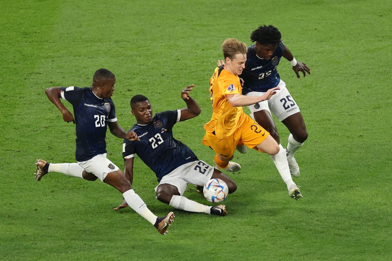 Países Bajos y Ecuador empataron 1-1 en la segunda jornada del Grupo A del Mundial Qatar 2022; Cody Gakpo abrió el marcador al minuto 6 y Enner Valencia lo igualó al 49’.