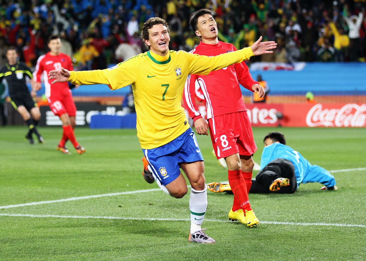 A pesar del brillo que tuvo en el fútbol europeo y con la selección de Brasil, el nombre de Elano no fue el más querido por la mercadotecnia por la referencia inmediata e involuntaria que hace a una parte del cuerpo.