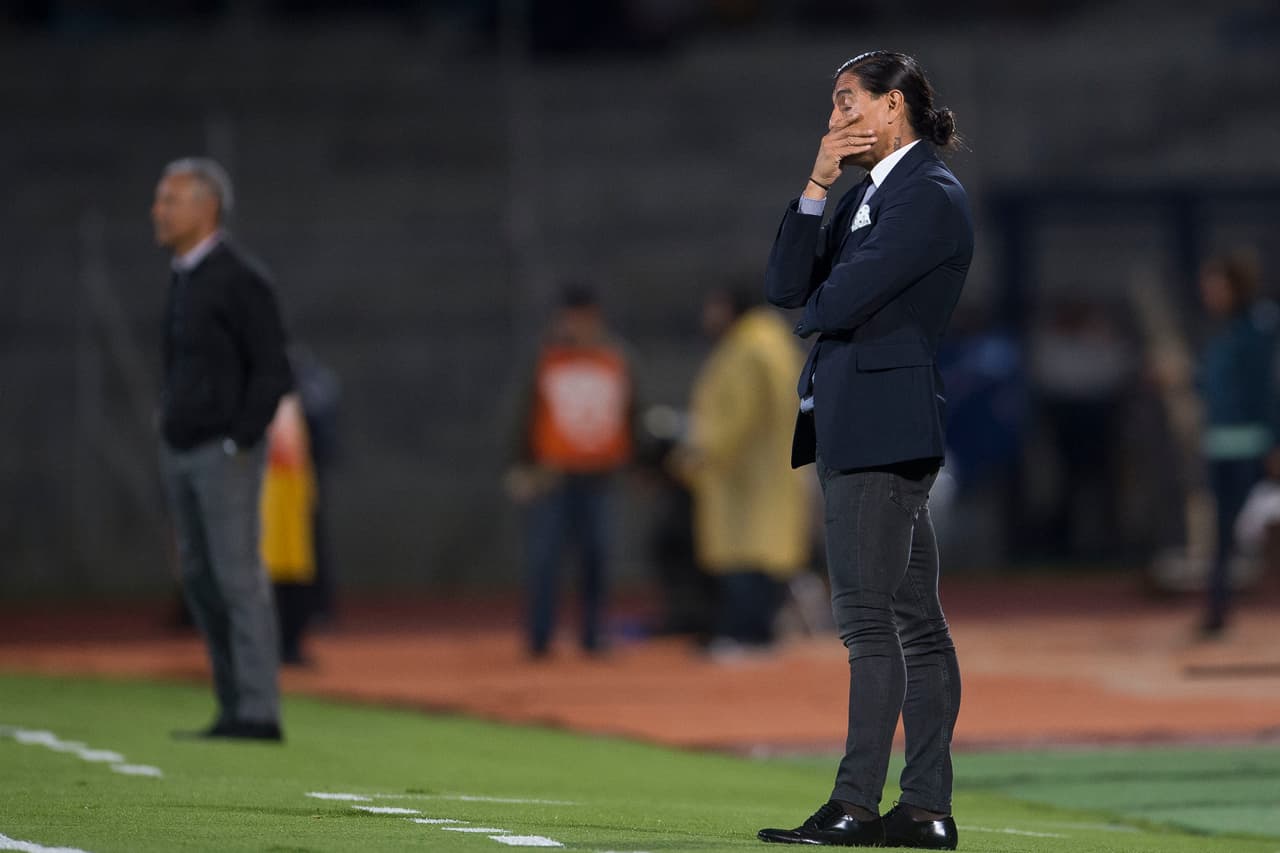 Muy temprano fue cesado el exjugador felino de su cargo, siendo el primero de este torneo.