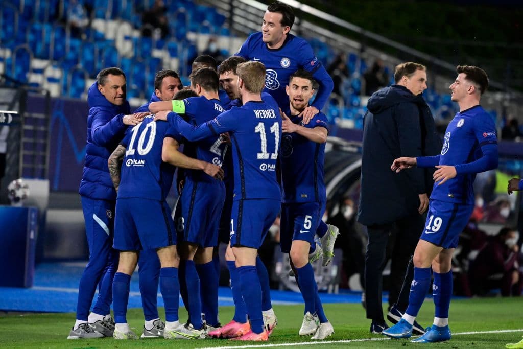 Christian Pulisic abrió el marcador al minuto 14 y Karim Benzema anotó el gol del empate definitivo al minuto 29. Real Madrid deberá sair a buscar goles en la vuelta en Londres o no podrán conquistar la deseada copa.