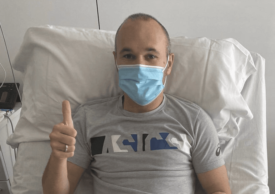 Andrés Iniesta es operado en Barcelona y estará 4 meses de baja