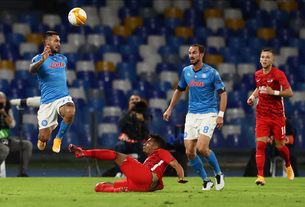 El AZ Alkmar vence 1-0 al Napoli de Gattuso durante la primera Jornada de la Europa League. El mexicano Hirving Lozano jugó los 90 minutos del partido pero no pudo anotar en esta ocasión. Dani de Wit le dio la victoria a su equipo al minuto 57.