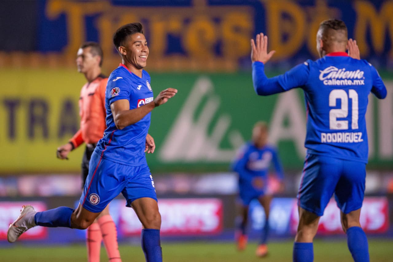 Los Tigres no tienen un buen regreso y Cruz Azul vence 0-2 en el Volcán. Cruz Azul se sitúa en la tercer posición con 12 unidades y los regios se quedan en la décima plaza con 7 unidades, aunque tienen un partido menos que los demás.