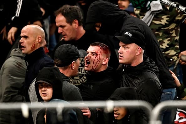 Once heridos dejó el AEK vs. Ajax de la Champions League