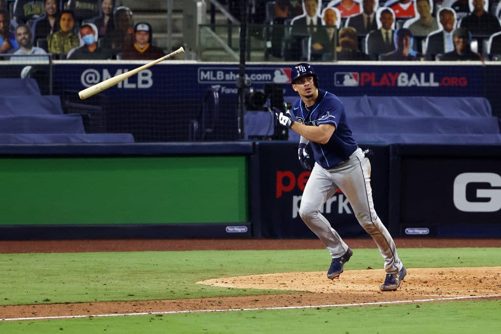 Los de Los Angeles tundieron 15-3 a los de Atlanta y ganan su primer juego de la serie; Houston derrotó a los Rays 4-3 y dejan la serie 3-1.