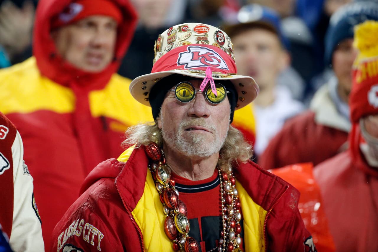 Los fanáticos de Kansas City Chiefs vivieron el partido con intensidad y mucho color.