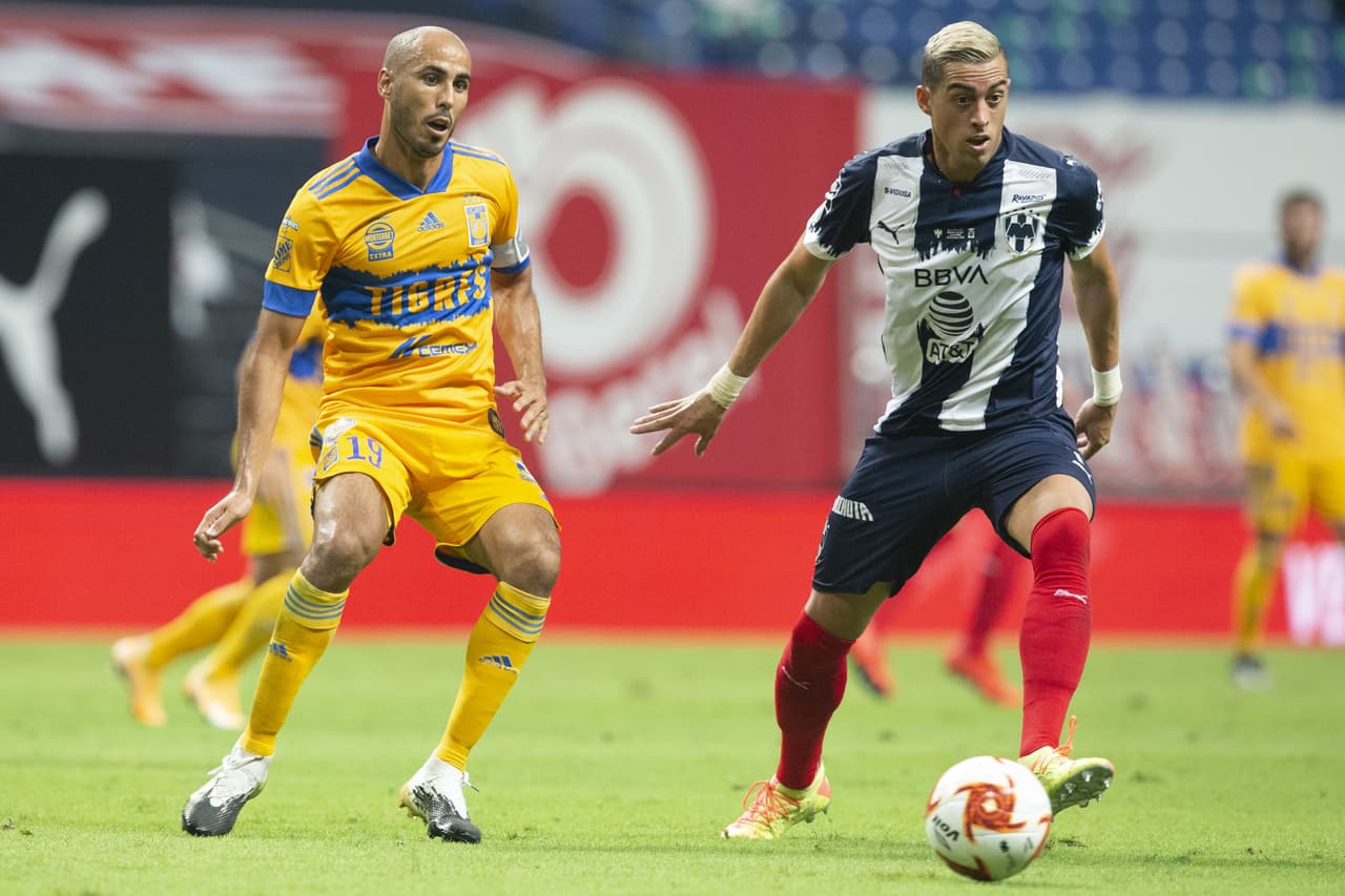 Funes Mori comandaba el ataque de Monterrey, pero no caía el gol.