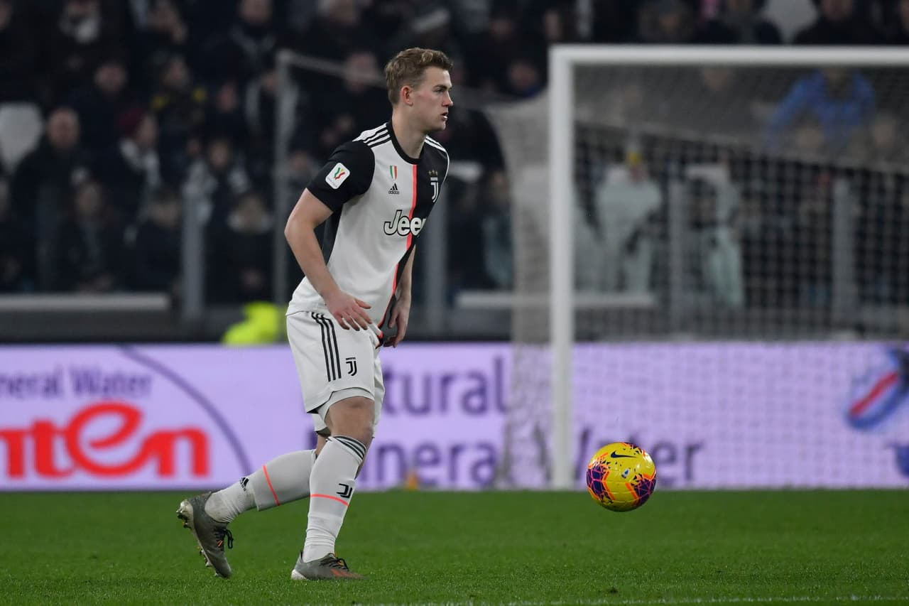 <b>Matthijs de Ligt (Defensa):</b> fue revelación en la edición 2018-2019 en la UEFA Champions League tras llegar con el Ajax hasta la ronda de semifinales, posteriormente fichó por la Juventus y ahora busca junto a Cristiano Ronaldo, continuar con la hegemonía de la Vecchia Signora. Tiene 21 años.