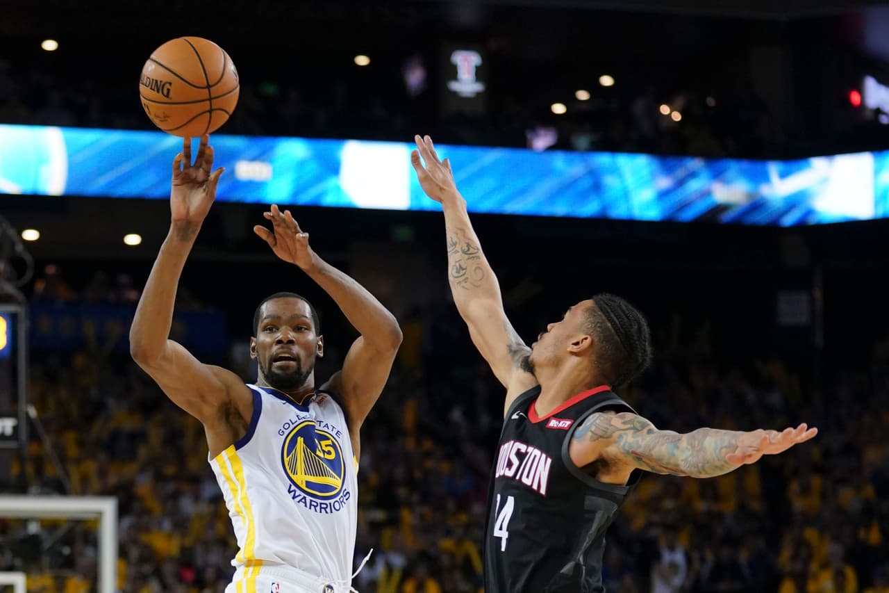 Un detalle que llama la atención es que el astro de los Golden State Warriors tuvo seis pérdidas de balón, pero para fortuna del propio Kevin Durant, este factor no jugó un rol negativo en su contra o de su equipo.