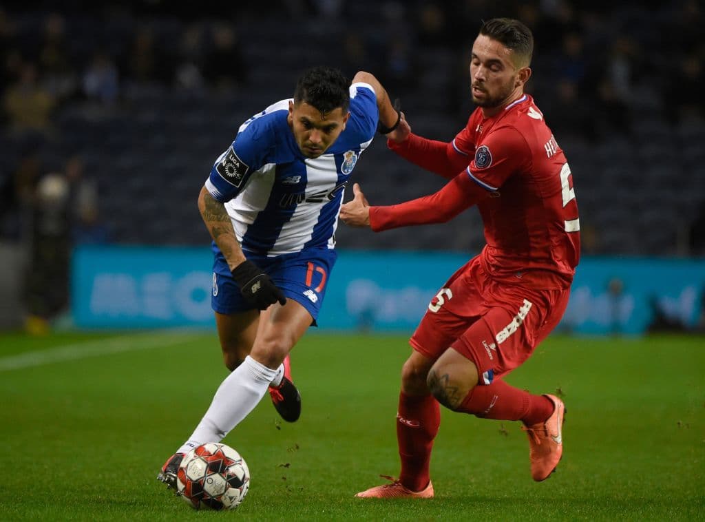 El mexicano desequilibró y mandó centros desde la banda al corazón del área, pero no pudo avanzar de ronda con su equipo.