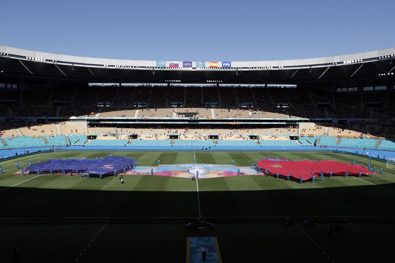 España golea a Eslovaquia 5-0 para asegurar el segundo lugar del grupo y calificar a Octavos en la Euro 2020. Con dos autogoles y tres por parte de Laporte (45+3'), Pablo Sarabia (56') y Ferrán Torres (67'), los españoles se sacan la espina y ahora enfrentarán a Croacia.