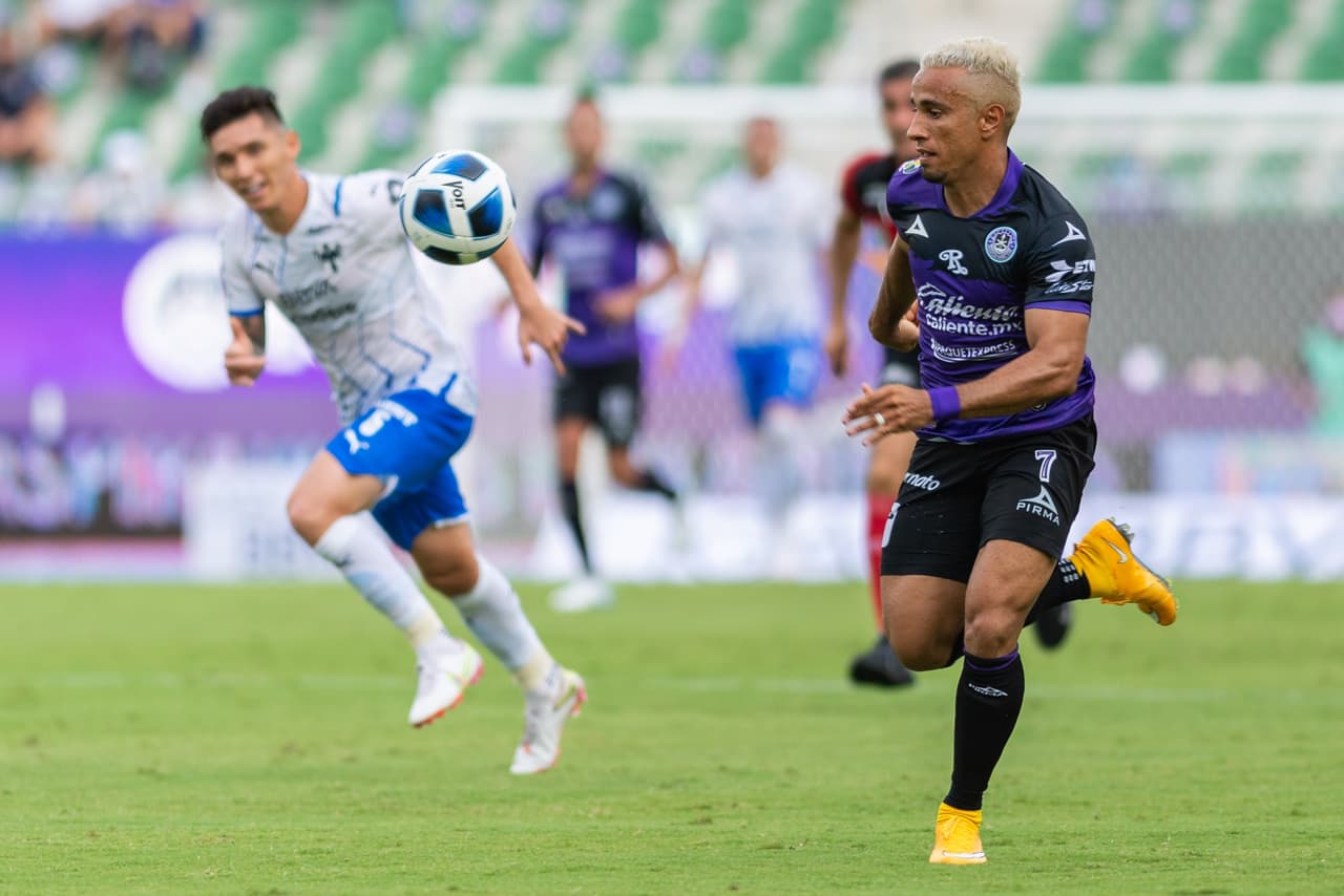 Néstor Vidrio y Arturo González marcan los únicos dos goles del empate 1-1 entre Mazatlán y Monterrey.