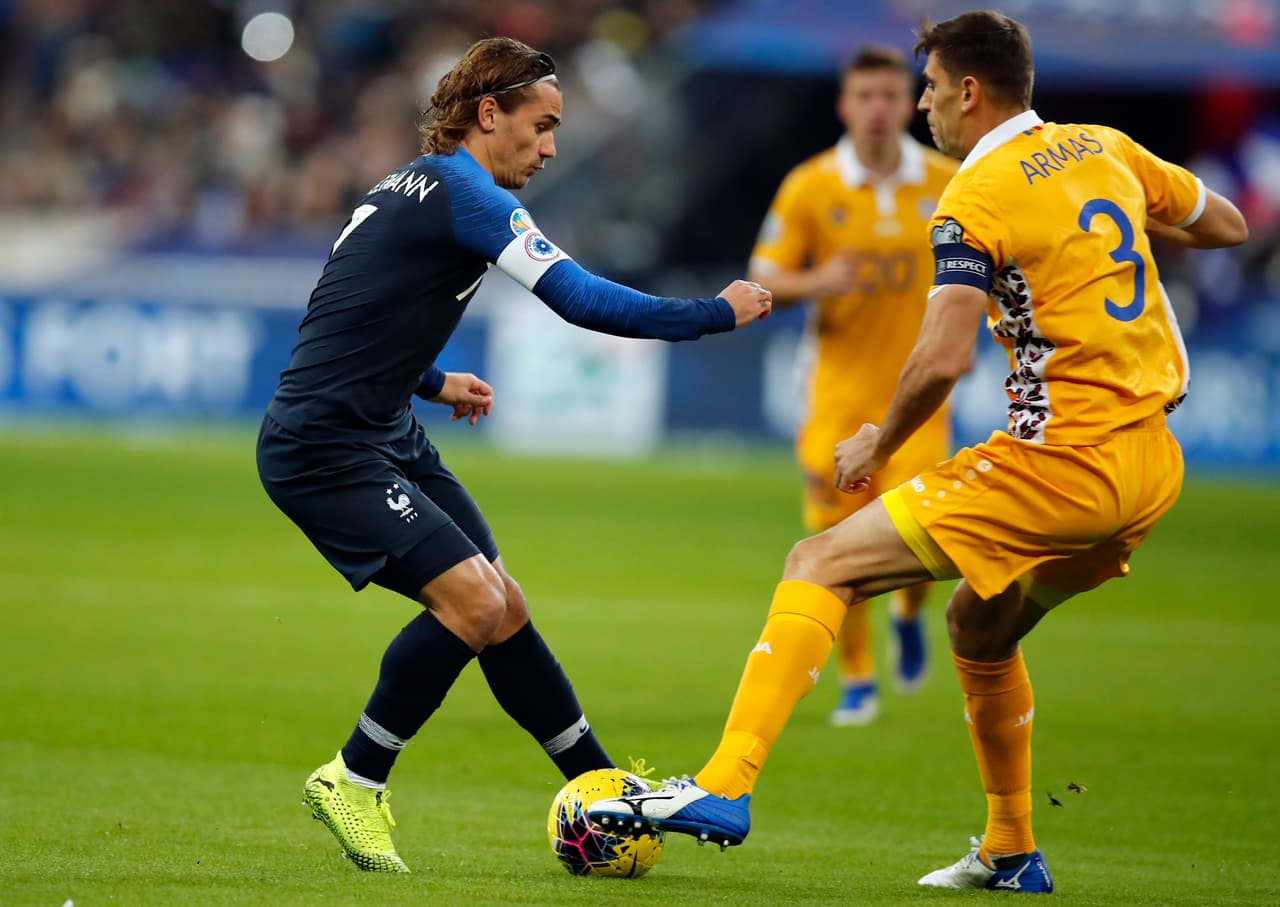 Con gol de penal de Olivier Giroud al minuto 79 Francia se impone 2-1 a Moldavia.