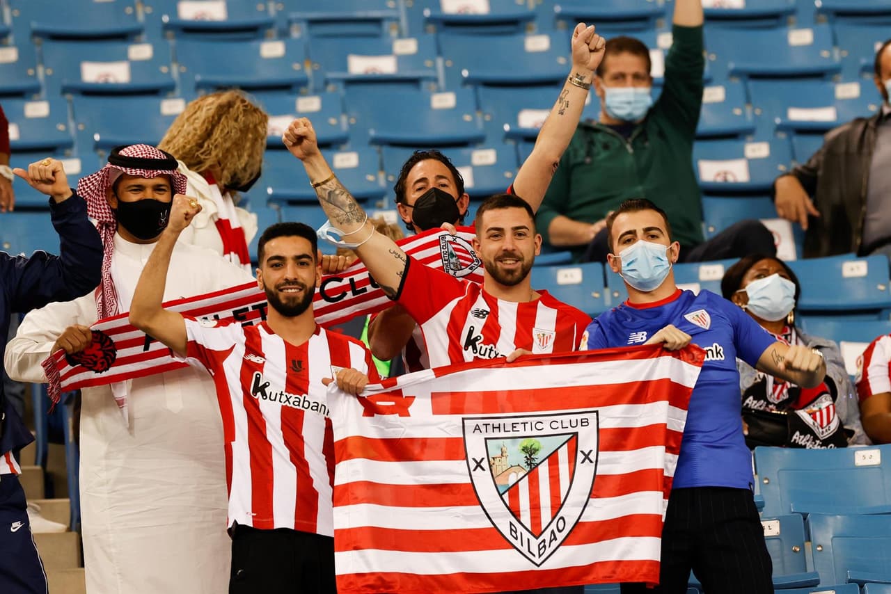 Athletic deja fuera al Atlético de Madrid en la semifinal de la Supercopa de España, con marcador de 2-1 y se enfrentará al Real Madrid por el título. Yeray Alvarez (77') y Nico Williams (81') le dieron el triunfo a los leones. Unaí Simón le dio el único gol a los colchoneros y fue en contra.