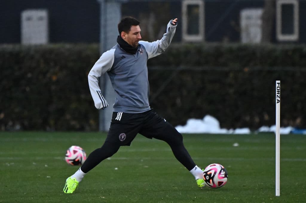 Messi recupera "buenas sensaciones" pero no sabe si jugará en Japón