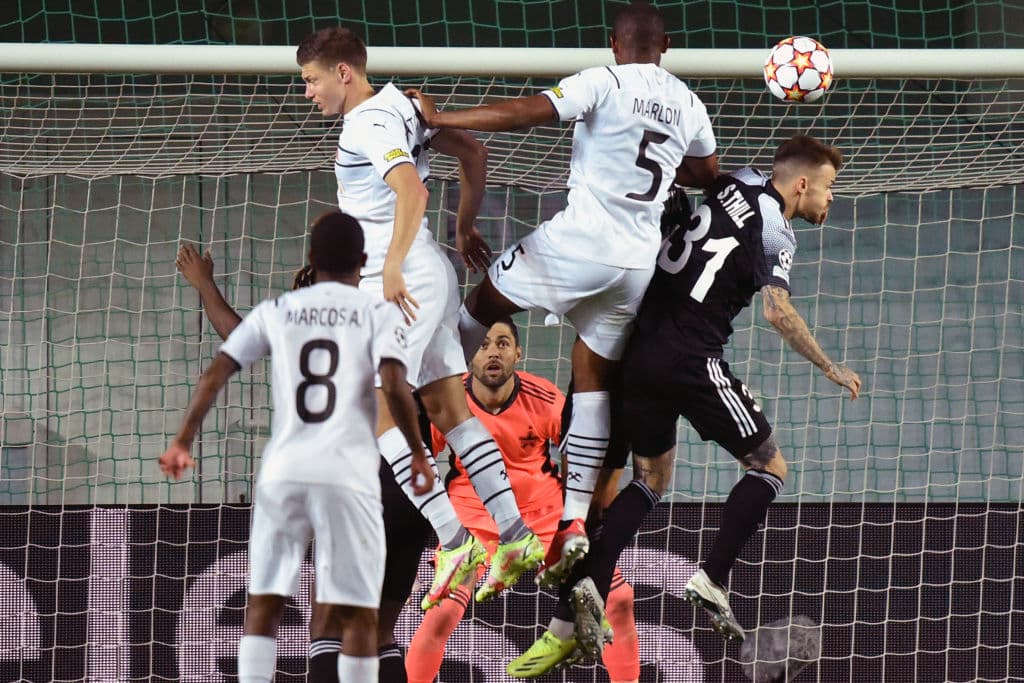 El Sheriff Tiraspol hace historia y se lleva su primer triunfo dentro de la UEFA Champions League ante el Shakhtar Donetsk con marcador de 2-0. El primer tanto lo anotó Adama Traoré, con asistencia de Cristiano, al minuto 16’, y el segundo gol cayó al 62’ por parte de Momo Yansane, en esta fase de grupos.