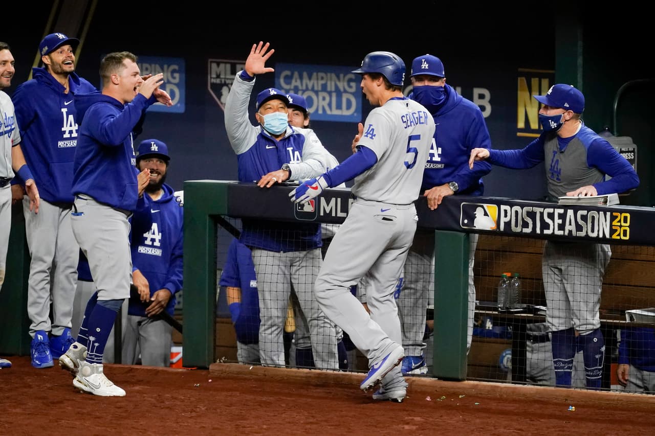 Los Dodgers se mantienen con vida tras vencer 7-3 a los Atlanta Braves en el quinto juego de la serie por el campeonato de la Liga Nacional.
