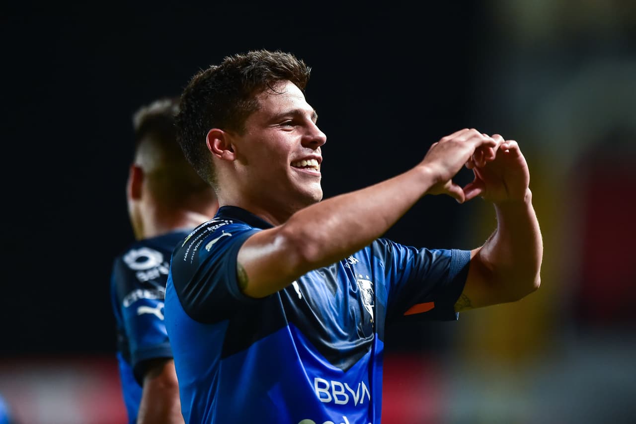 Con goles de Rodrigo Aguirre y Ponchito González, Monterrey vino de atrás para vencer 1-2 al Necaxa y treparse de forma momentánea en la cima del Apertura 2022.