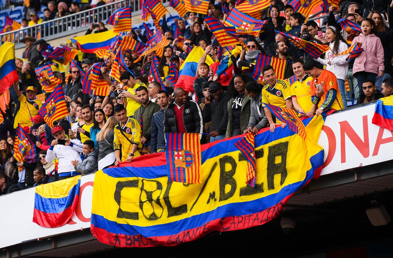 Por su parte, la directiva veía en Mina una oportunidad de negocio. De hecho, fueron varias las playeras que vendieron con el nombre del colombiano.