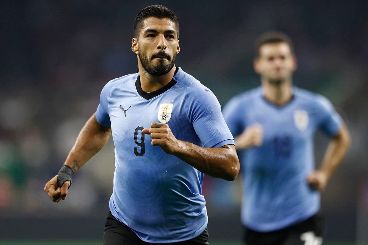 El segundo gol para Uruguay fue el primero en la cuenta personal de Luis Suárez, delantero del Barcelona, al minuto 32.