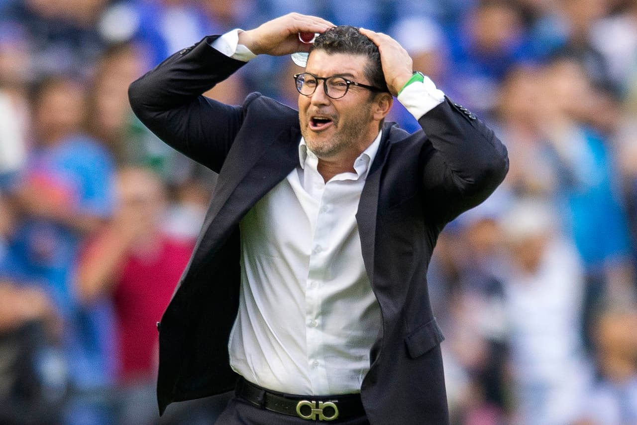 José Manuel de la Torre tuvo con Santos una serie de malos resultados que dejaron al equipo de Torreón en una situación comprometida en el actual torneo.