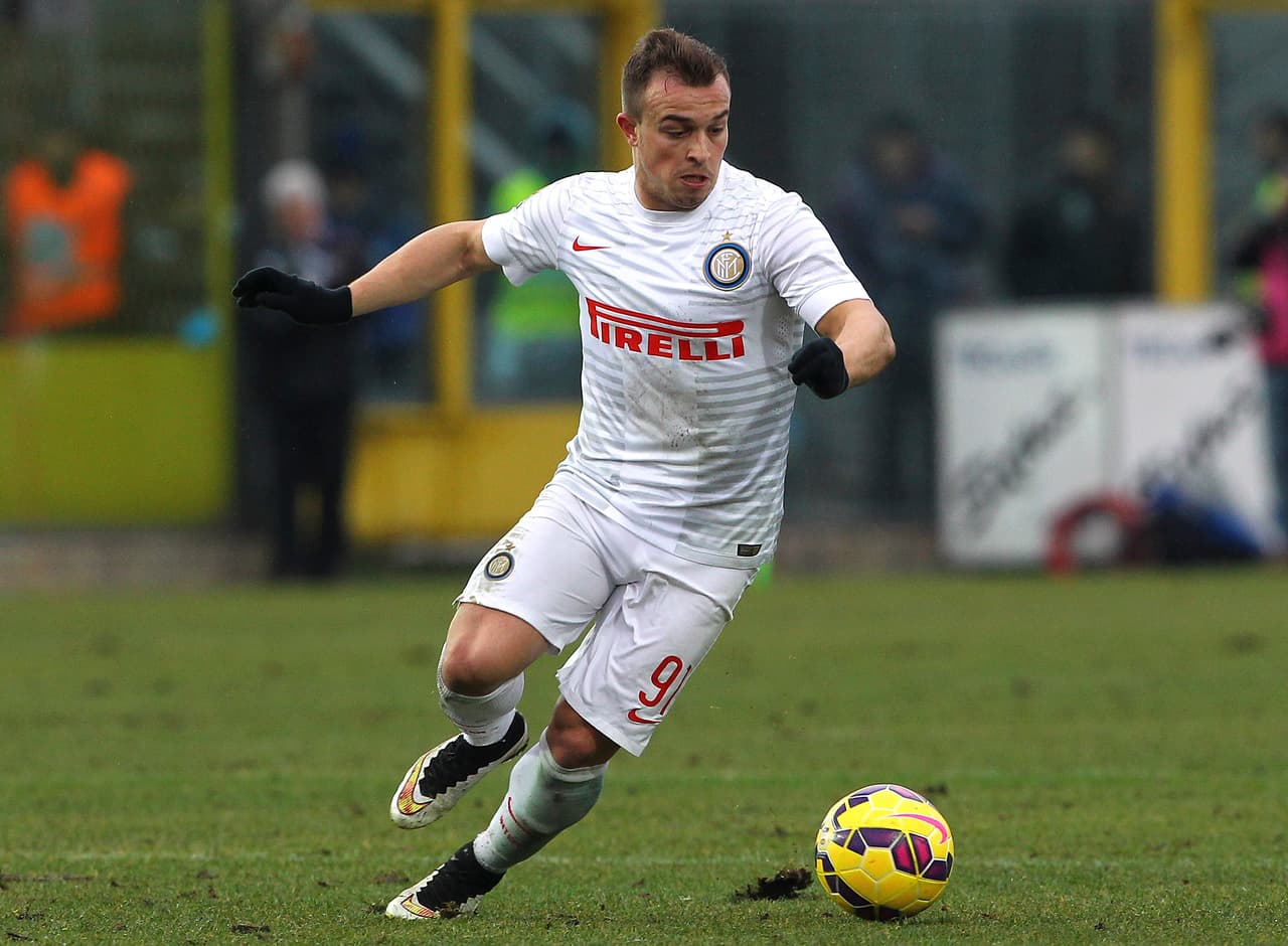 El habilidoso jugador suizo volvió a protagonizar un fichaje invernal en 2015 cuando dejó Alemania para jugar en la Serie A de Italia con el Inter de Milán en calidad de cedido.