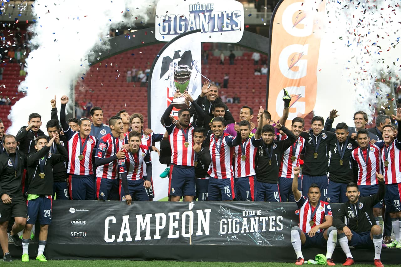 Chivas del Guadalajara de México se impuso contra Boca Juniors en penaltis por 5-3, un amistoso denominado "Duelo de Gigantes" que se celebró en el estadio del equipo mexicano en la ciudad de Guadalajara.