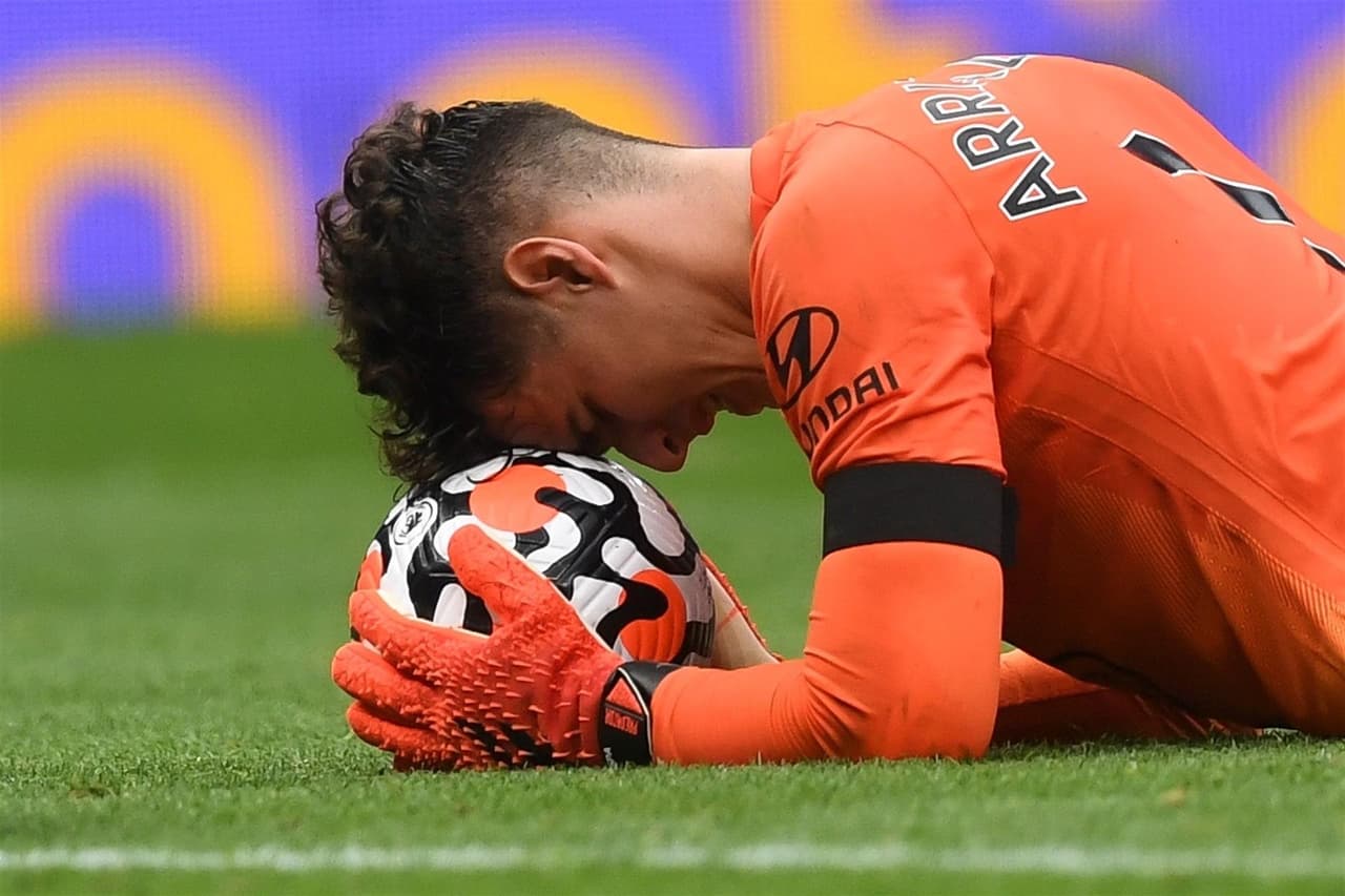 Chelsea barrió al Tottenham 3-0 con goles de Thiago Silva al 49’, de N’Golo Kanté al 57’ y, para terminar con broche de oro, Antonio Rüdiger nos regala una anotación al minuto 90+2’, para cerrar la quinta Jornada de la Premier League.