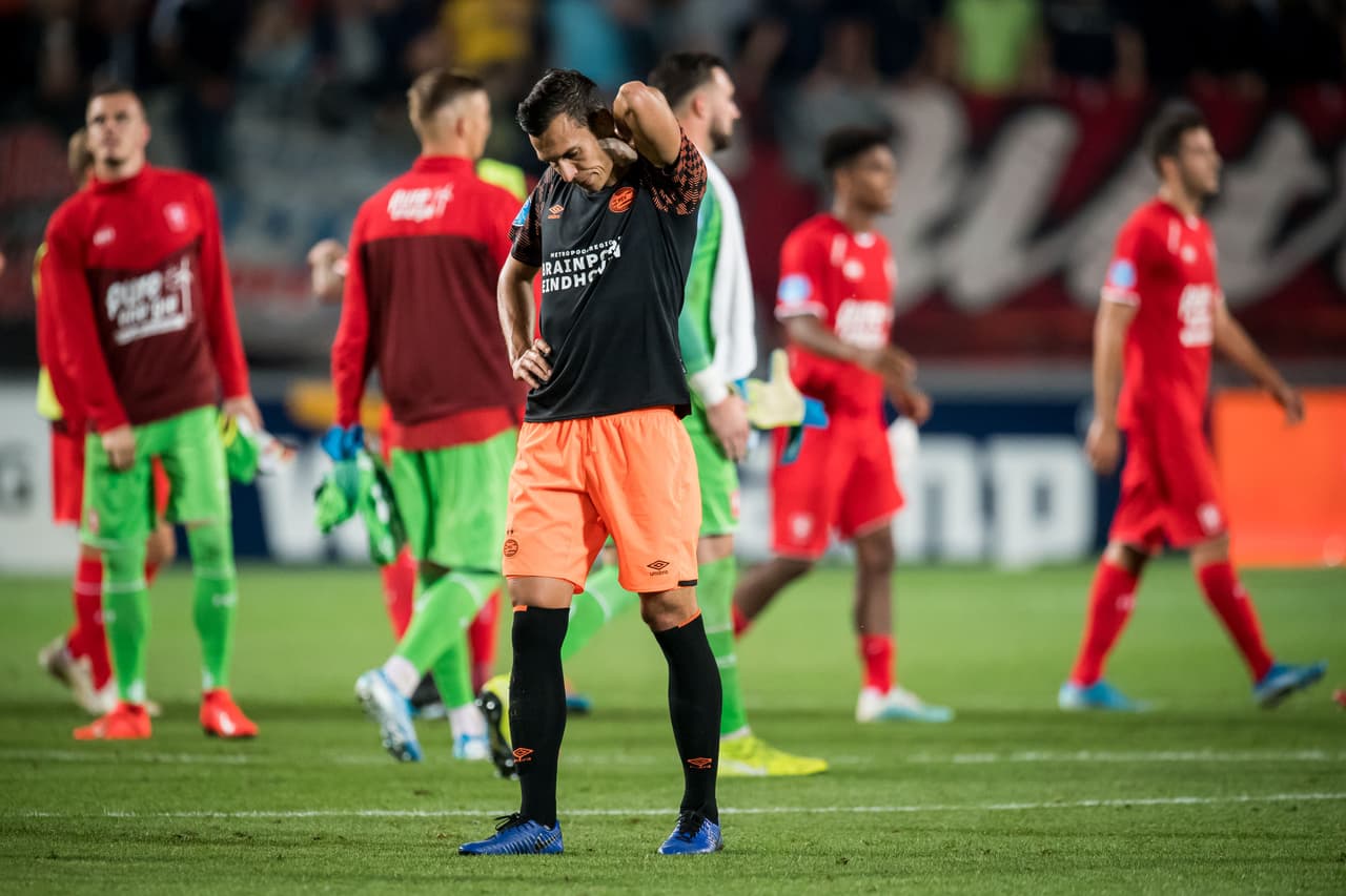 PSV debutó en la Eredivisie con empate frente al Twente.