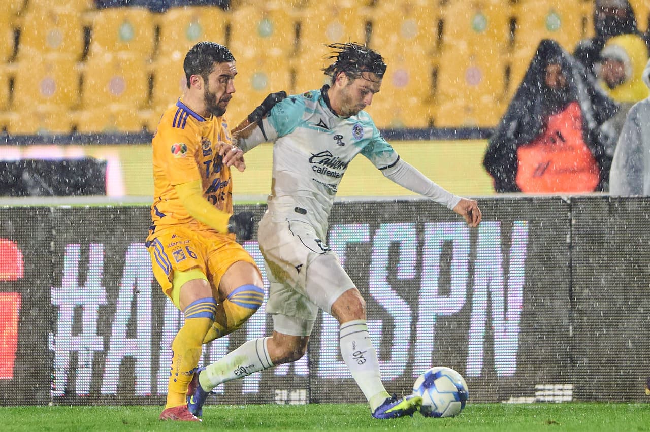 En un partido frenético y lleno de goles los Tigres derrotaron al equipo de Mazatlán.