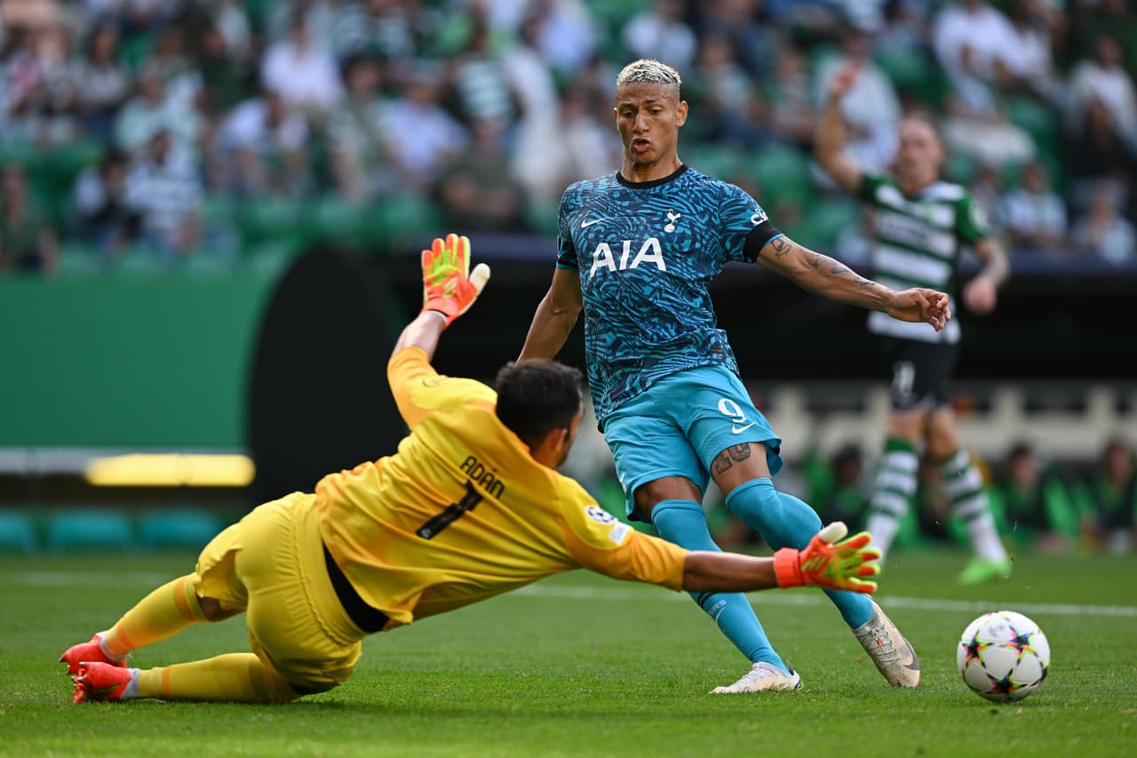Sporting Lisboa ganó 2-0 en el tiempo de reposición sobre el Tottenham con goles de João Paulo y Arthur al Tottenham en encuentro disputado en Portugal.