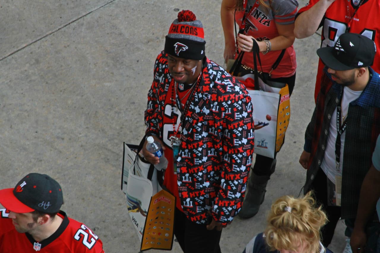 El NRG Stadium abrió sus puertas para recibir a los aficionados en el último partido de la temporada, entre New England y Atlanta, con gente que viajó hasta Houston para ver a su equipo ser campeón.