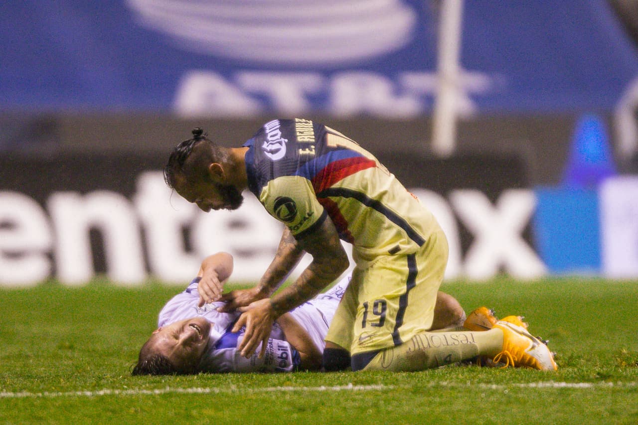 Arranca el segundo tiempo con el Puebla venciendo 2-0 a las Águilas del America.