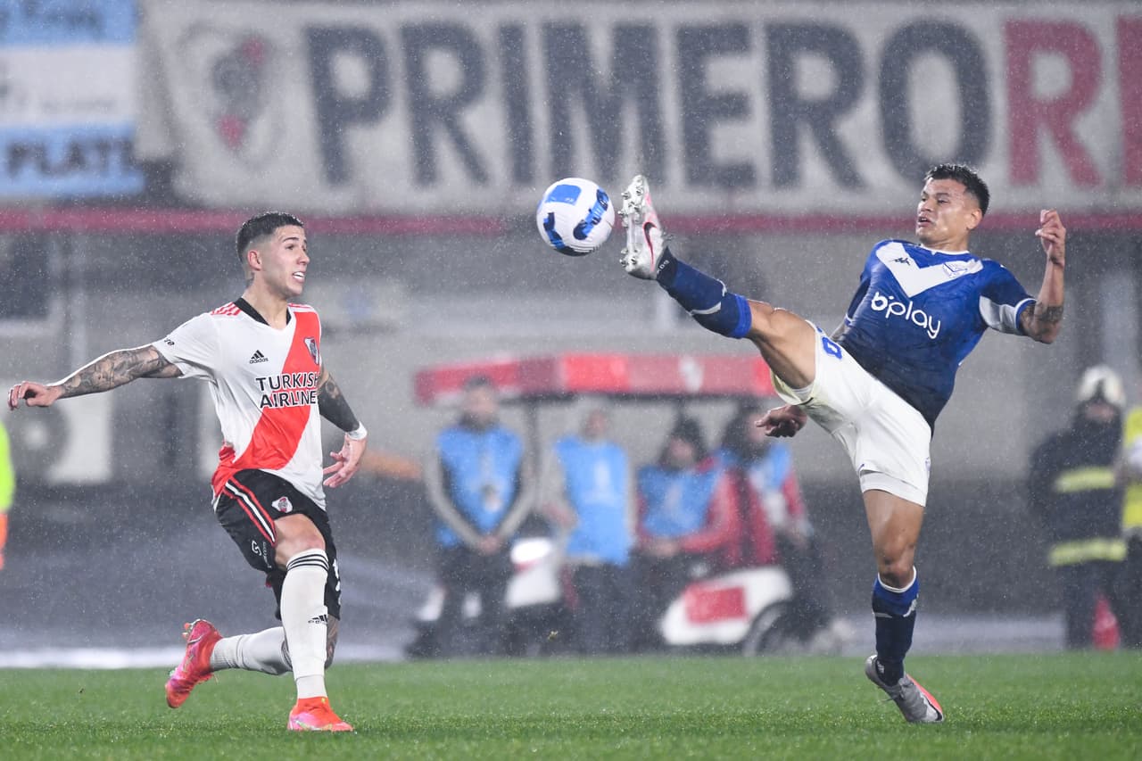 River Plate fue eliminado tras empatar 0-0 ante Vélez en el Estadio Monumental y perder la ida de los Octavos de Final por 1-0.