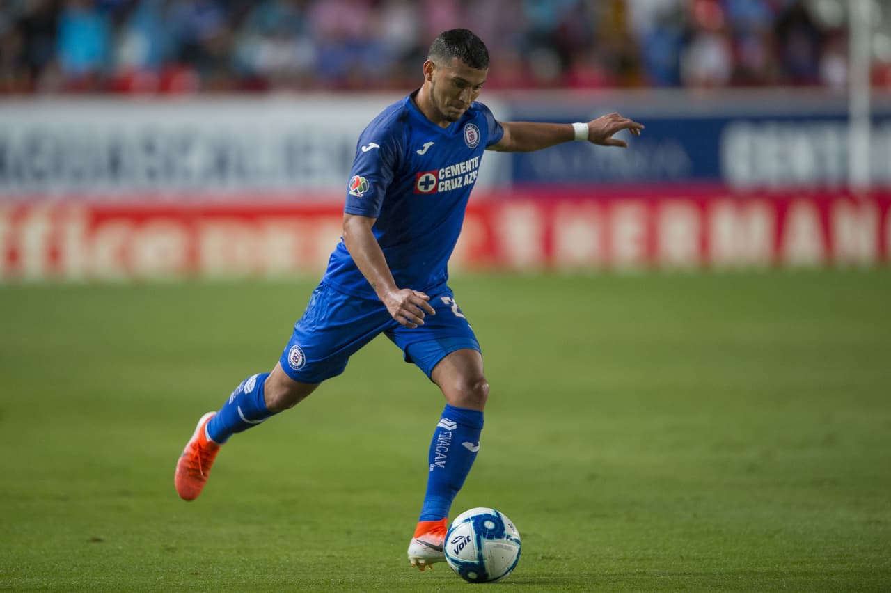 Juan Escobar, lateral de Cruz Azul.