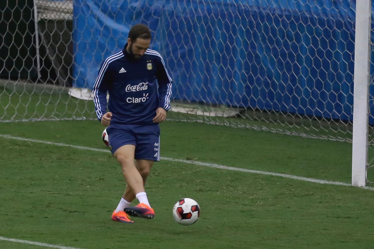 Gonzalo Higuaín llega como goleador de Juventus de Italia con la responsabilidad de mantener la continuidad anotadora en una fecha clave en la eliminatoria de Conmebol, en la que las diferencias son mínimas.