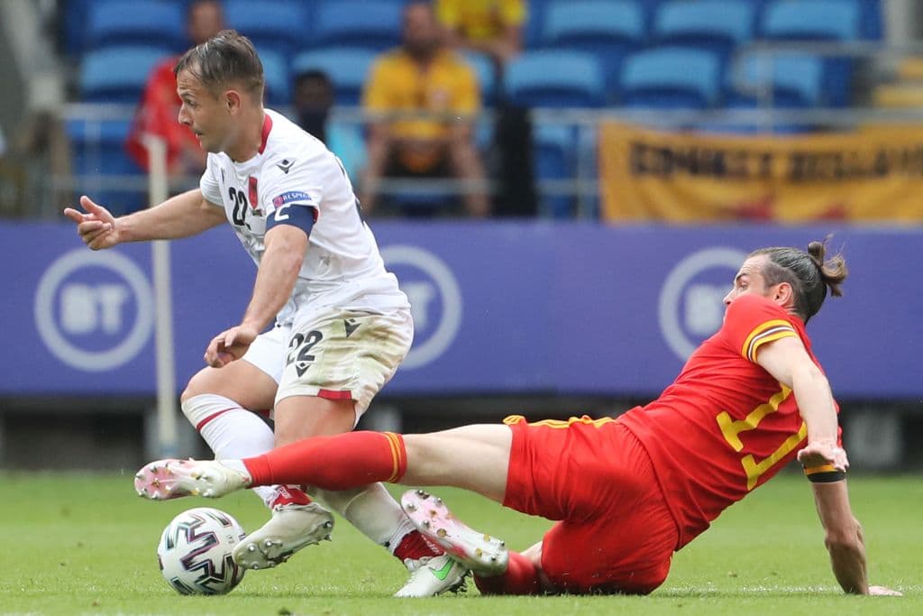 Gales empató 1-1 con Albania, Rusia venció 1-0 a Bulgaria, Israel venció como visita 1-3 sobre Montenegro y Suecia goleó 3-1 a Armenia.