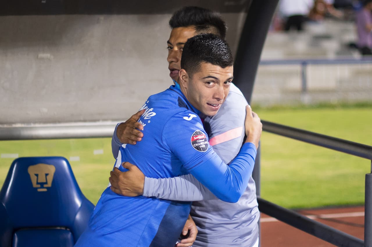 Pumas le pegó 2-1 a Cruz Azul en la ida de las Semifinales de la Liga de Campeones de la Concacaf.