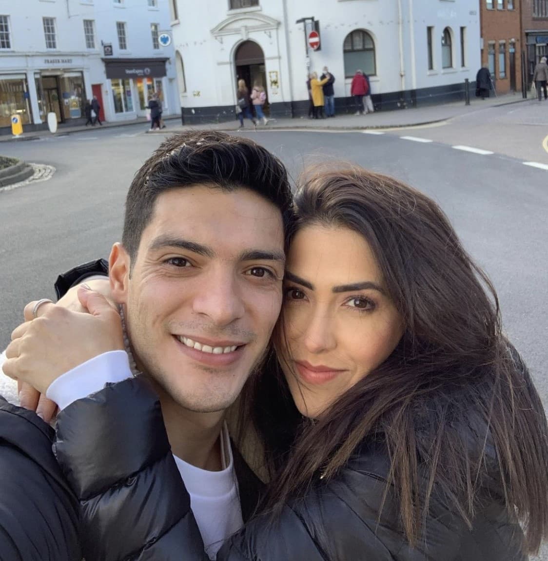 Daniela es una actriz y presentadora que estudió la carrera en el CEA.
<br>