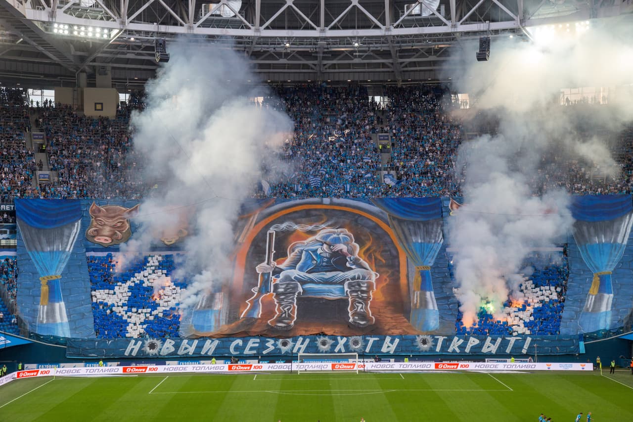 Otro tifo presentado por FC Zenit St. Petersburg durante el año.