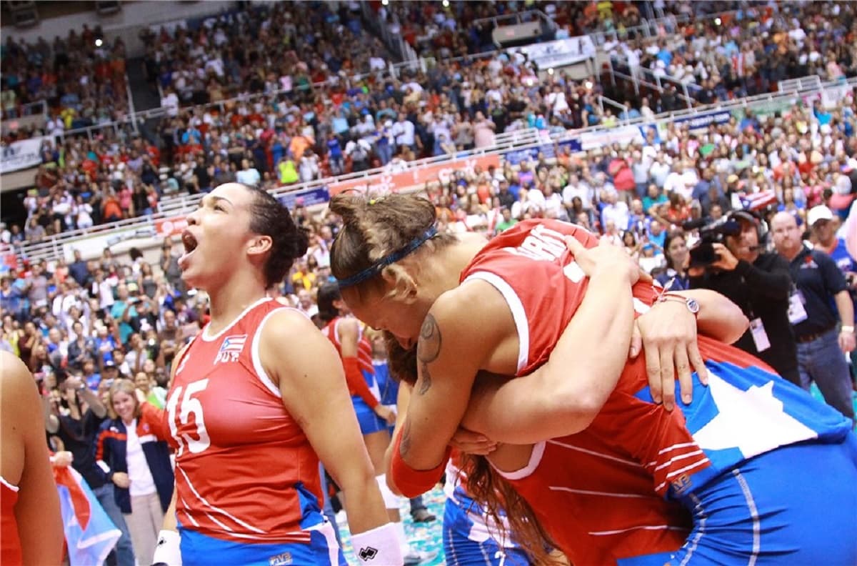 Las boricuas lograron vencer a Kenia en sets consecutivos de 25-8, 25-23 y 25-15. Es la primera vez que voleibol en cancha -ya sea masculino o femenino - que Puerto Rico avanza a unos Juegos Olímpicos. Las boricuas lograron obtener el último pase a Rio.