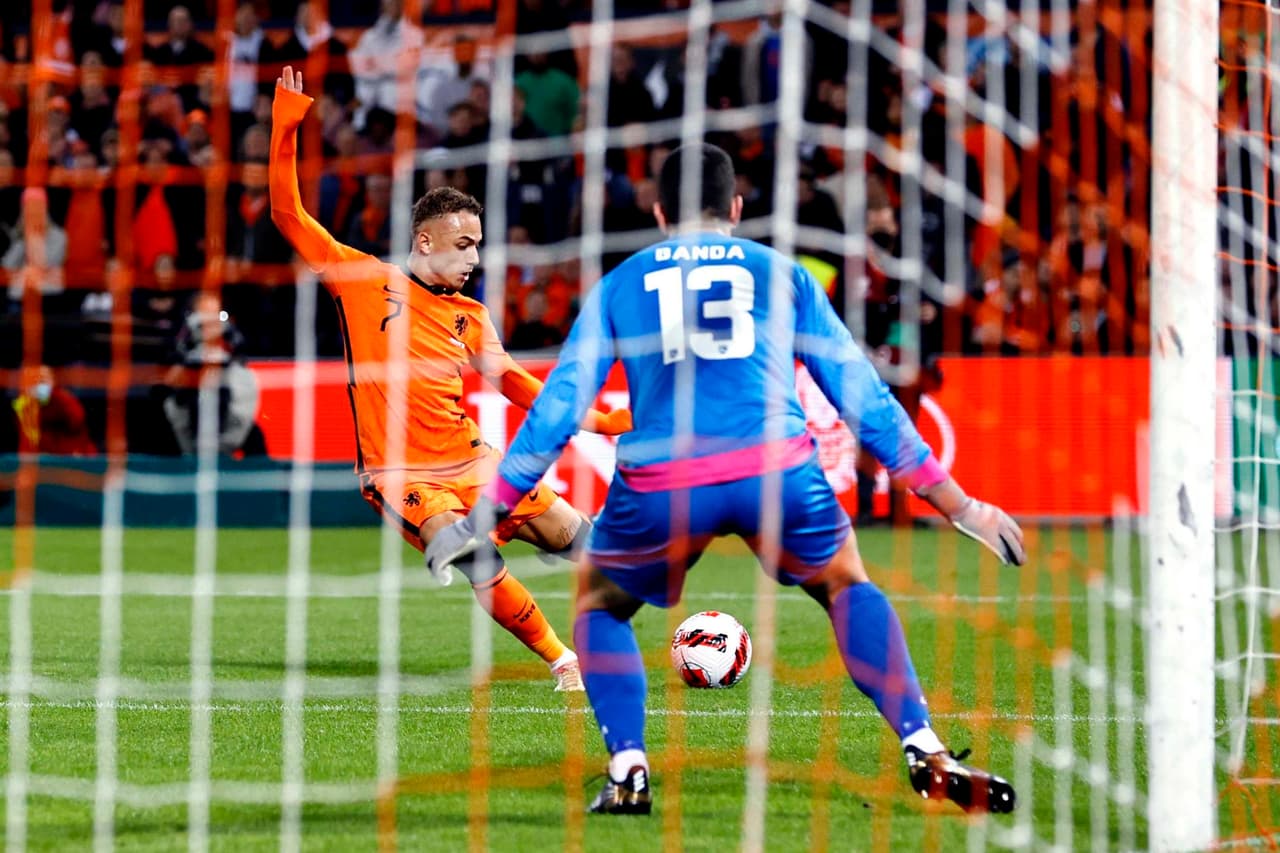 Goleada que recibió Gibraltar ante Países Bajos con marcador de 0-6 durante las eliminatorias de la UEFA, rumbo a Catar 2022. Virgil Van Dijk, Memphis Depay con dos, Denzel Dumfries, Amaut Danjuma y Donyell Malen, sumaron goles para el triunfo durante esta fecha y se colocan en la cima del grupo G.