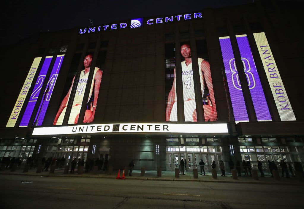 El United Center de Chicago homenajea a Kobe Bryant.