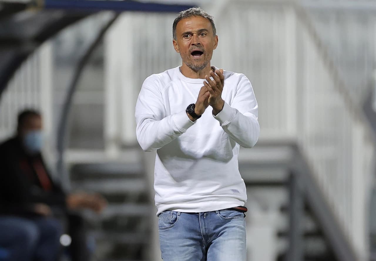 España se impone ante Kosovo con 2-0 durante la eliminatoria rumbo al Mundial de Catar 2022. Pablo Fornals (32') y Ferran Torres (88'), le dieron la victoria a la escuadra dirigida por Luis Enrique, quien lidera el Grupo B seguido de Suecia.